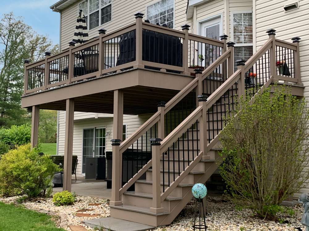 Custom-Deck-Weathered-Wood-and-Admiral-Gray-and-Black
