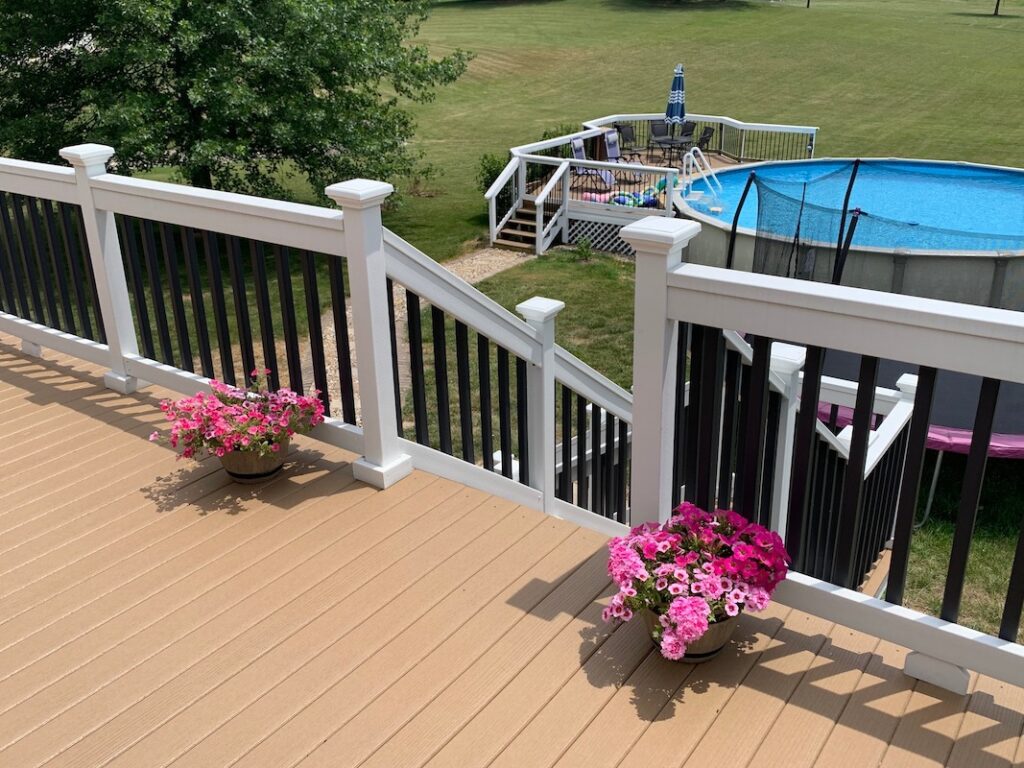 Modular-Tan and White Top B