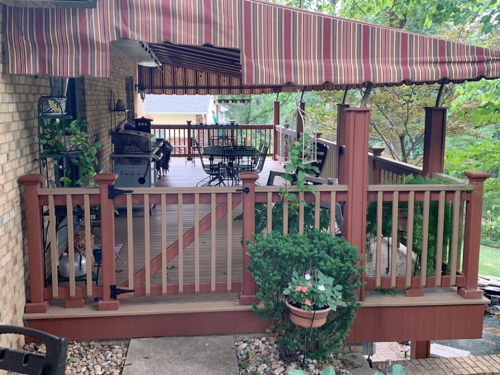 Redeckr-Red and Weathered Wood Top