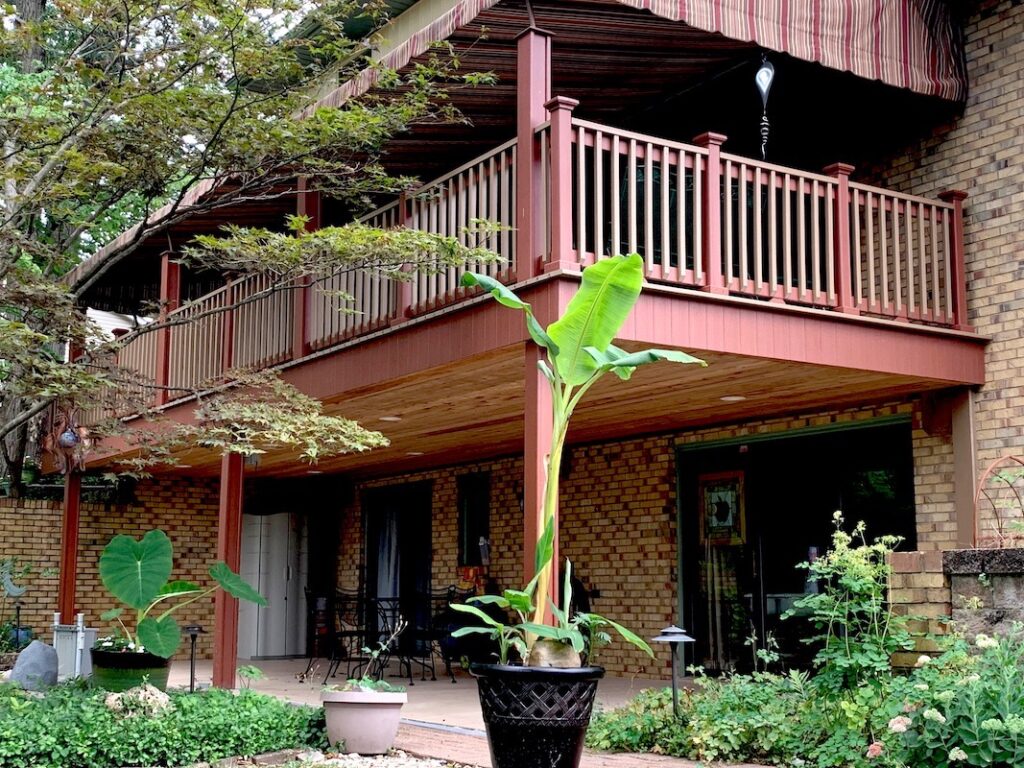 Redeckr-Redwood and Weathered Wood