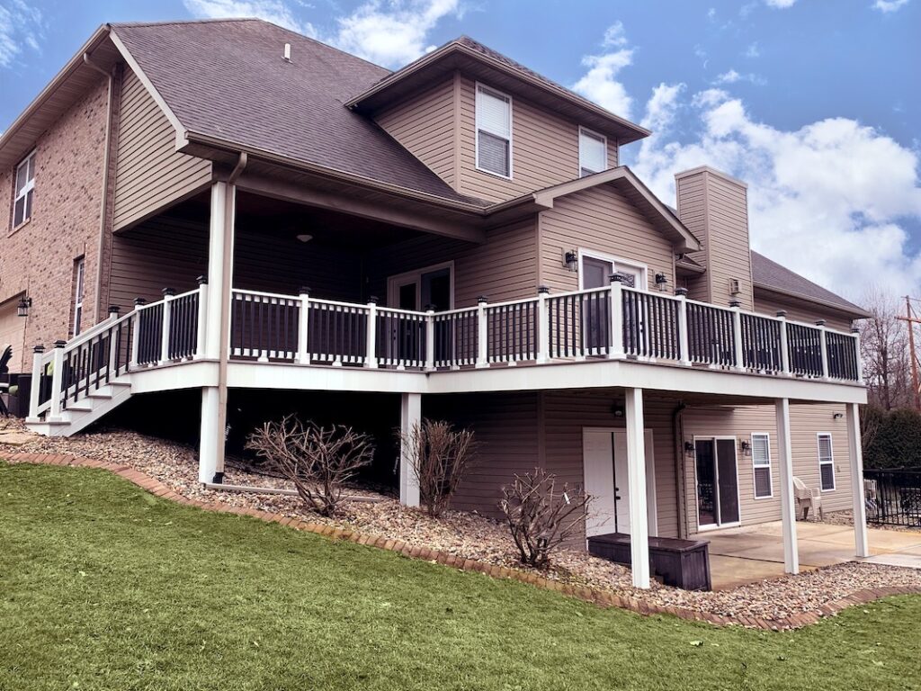 Redeckr-White and Black Profile 1